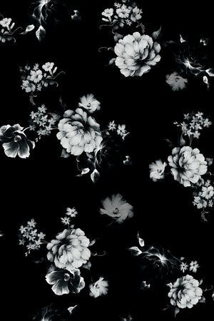 黑底花卉印花华亿平台图片