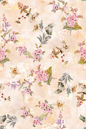 年轻女性印花华亿平台图片