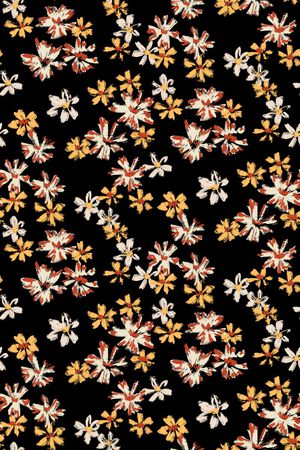 黑底花卉印花华亿平台图片