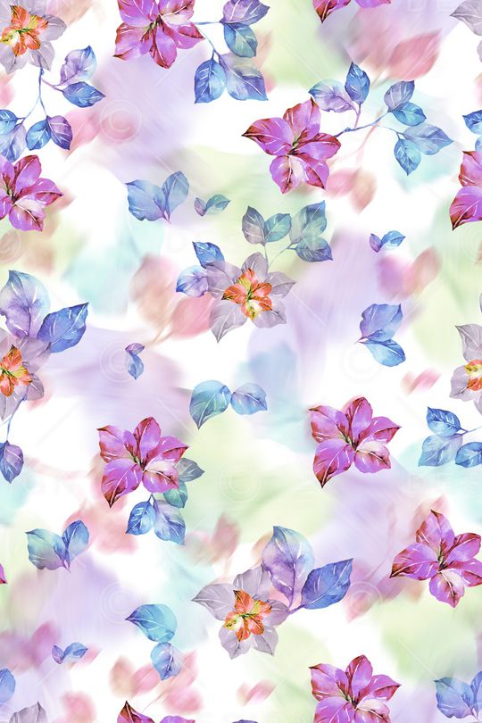 年轻女性印花华亿平台图片