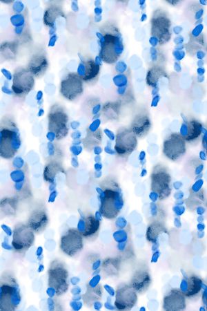 年轻女性印花华亿平台图片