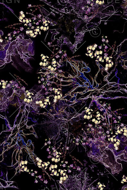 黑底花卉印花华亿平台图片