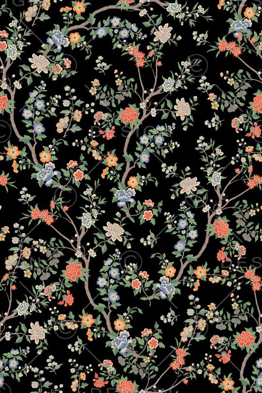 黑底花卉印花华亿平台图片