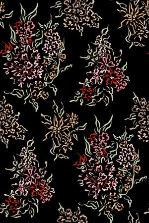 黑底花卉印花华亿平台图片