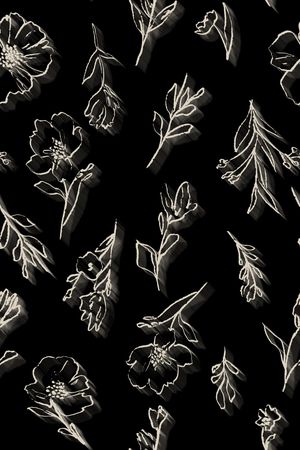 线条花卉印花华亿平台图片