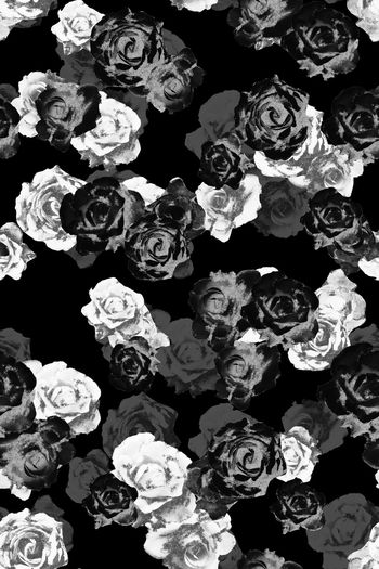 黑底花卉印花华亿平台图片