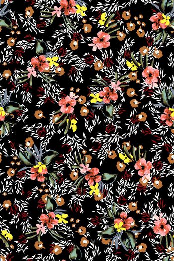 黑底花卉印花华亿平台图片