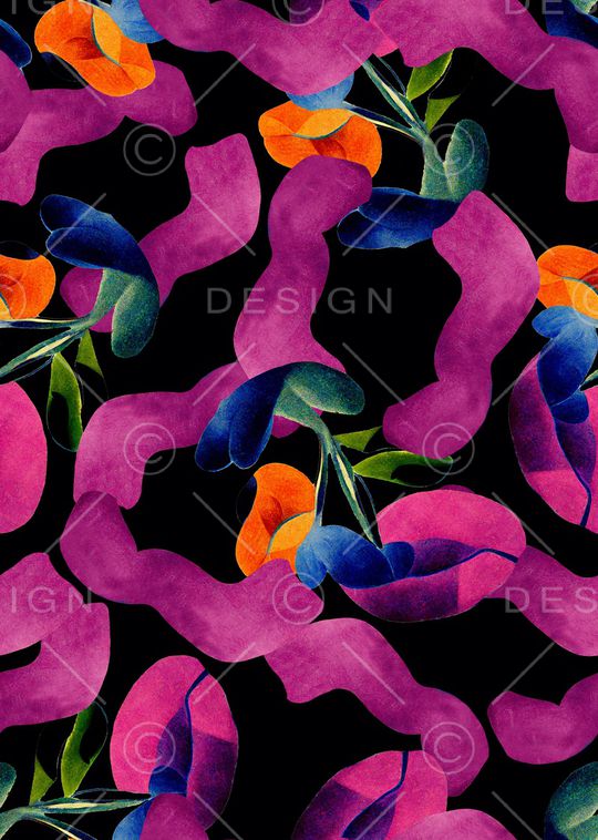 黑底花卉印花华亿平台图片