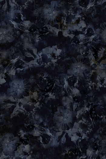 黑底花卉印花华亿平台图片