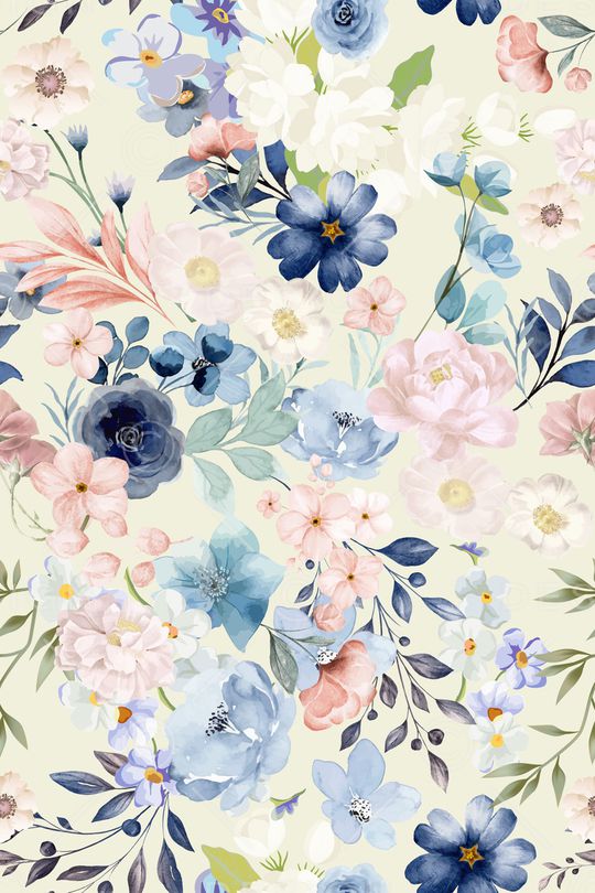 年轻女性印花华亿平台图片