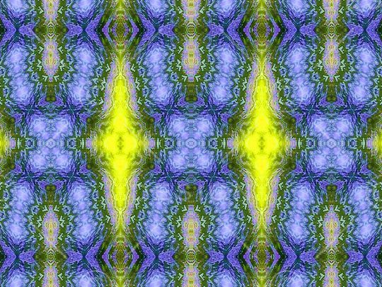 黄色印花华亿平台图片