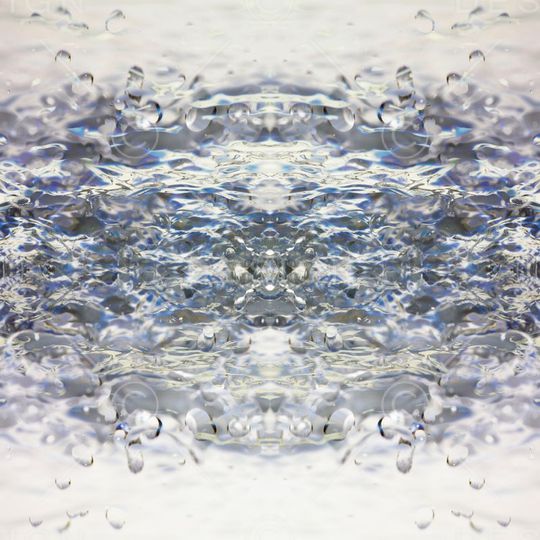 写实 水滴 水波纹 对称 方巾印花华亿平台图片