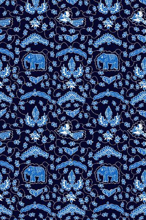 女装印花华亿平台图片