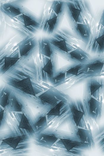 372496-抽象迷失的金字塔