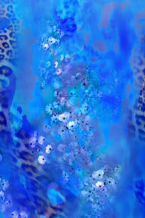 女装印花华亿平台图片