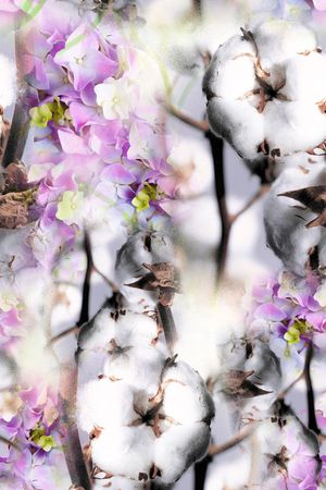 粉色花卉印花华亿平台图片