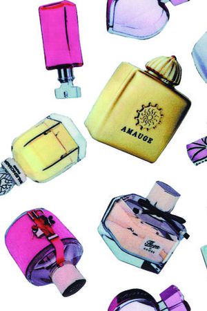 白色印花华亿平台图片