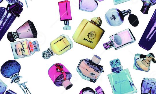 白色印花华亿平台图片