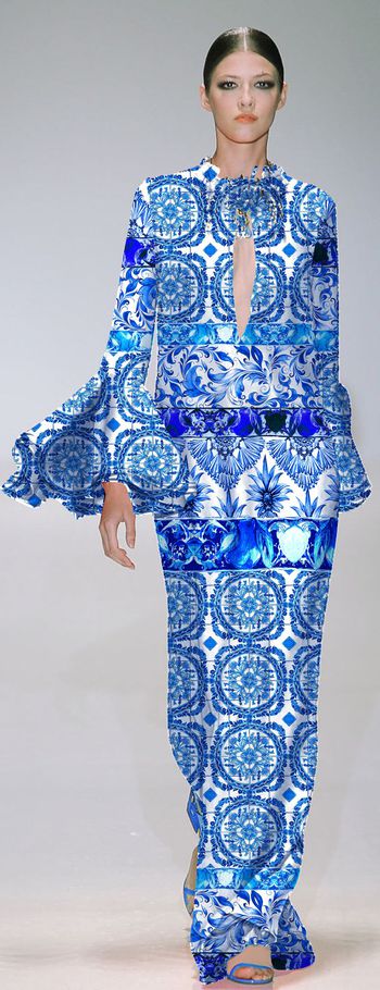 487322-欧美流行时尚手绘大牌青花瓷印花