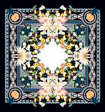 492807-原创大牌花卉丝巾华亿平台