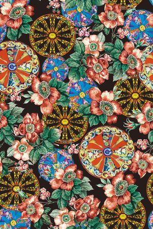 女装印花华亿平台图片