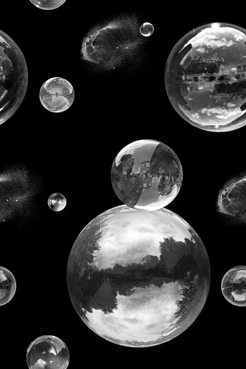 530030-童趣银河星球主题 彩色气泡人物房子