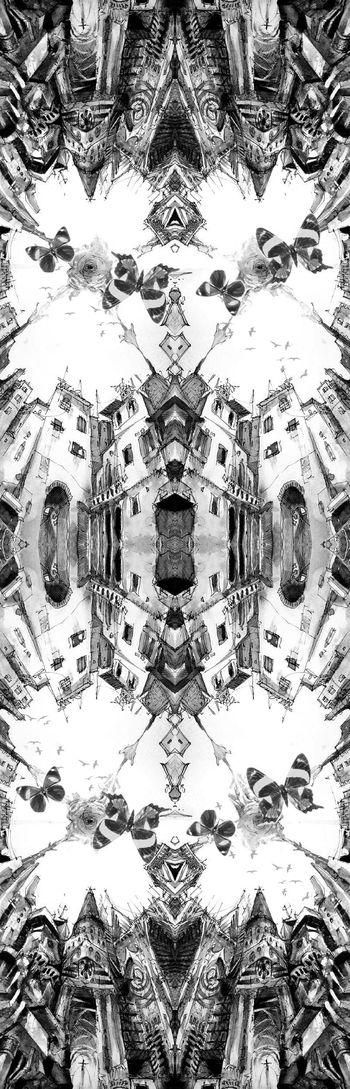 530494-抽象手绘城市建筑水中镜像倒影图案