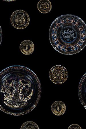 黑底印花华亿平台图片