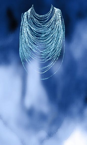 594270-时尚定位项链