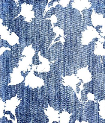 白色花卉印花华亿平台图片