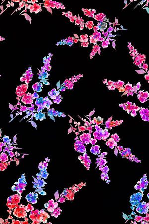 大黑底印花华亿平台图片