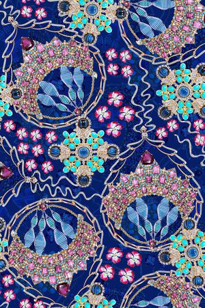 女装印花华亿平台图片