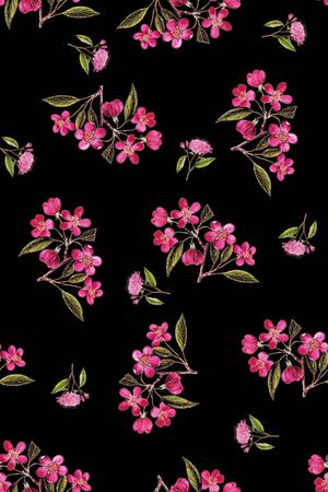 泳装印花华亿平台图片