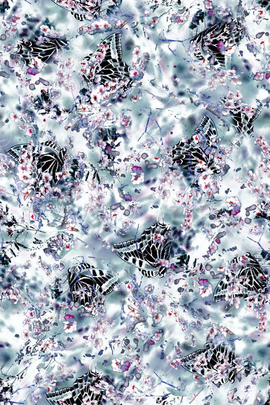 女装印花华亿平台图片