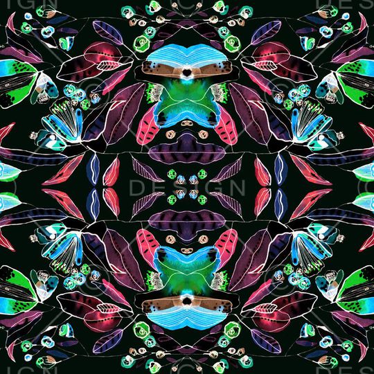 女装印花华亿平台图片