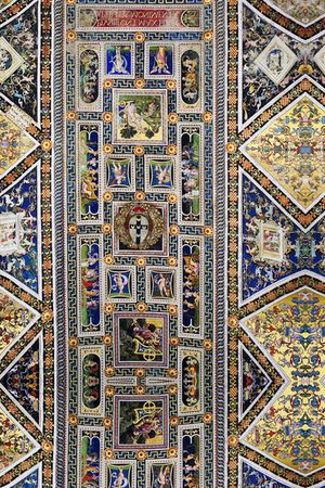 宫廷风印花华亿平台图片