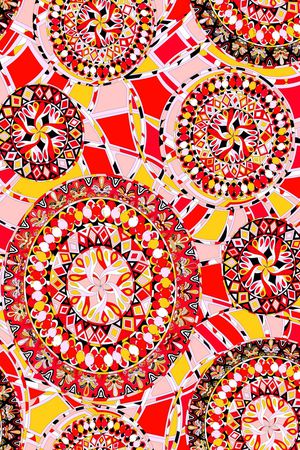 解构印花华亿平台图片