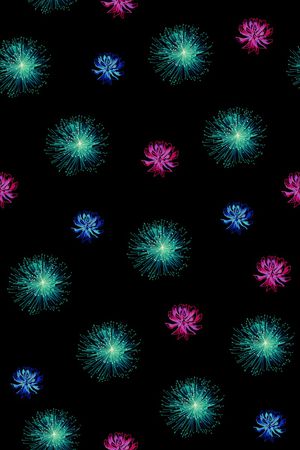 黑底花卉印花华亿平台图片