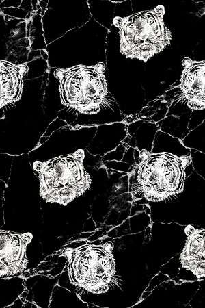 黑底花卉印花华亿平台图片