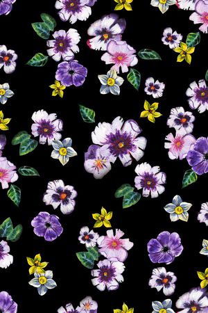 年轻女性印花华亿平台图片