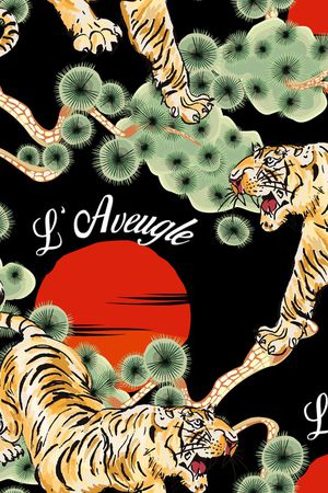 黑底花卉印花华亿平台图片