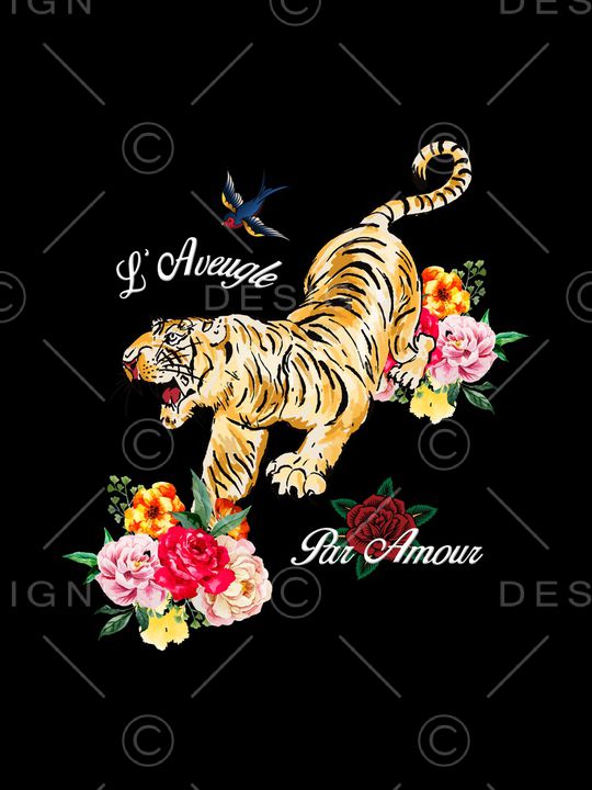 胸前独幅印花华亿平台图片