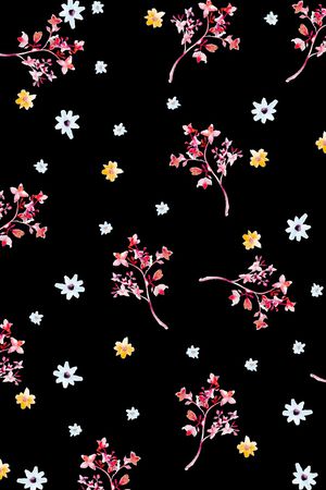 黑底花卉印花华亿平台图片